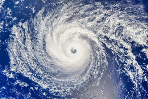 KW 37: Trotz Aufwärtsdruck durch Tropensturm: Ölpreise erreichen neuen Tiefstand