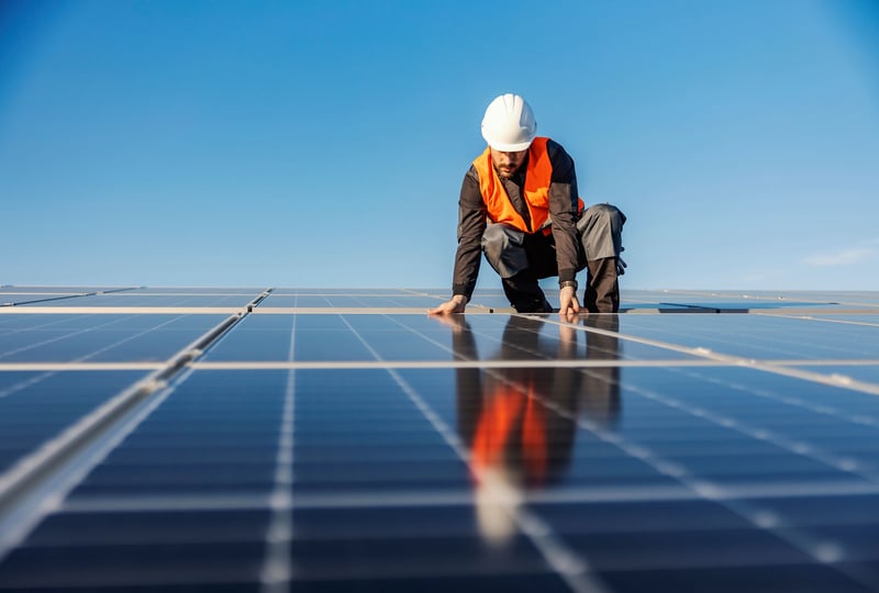 Photovoltaik nachrüsten: Solarstrom für bestehende Gebäude