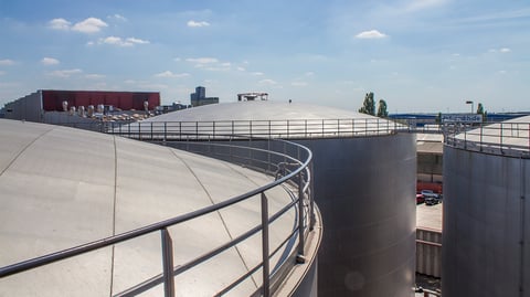 Öltank von Raffinerie